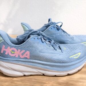 Hoka Clifton 9 Women’s Size 8 Tennis Shoes